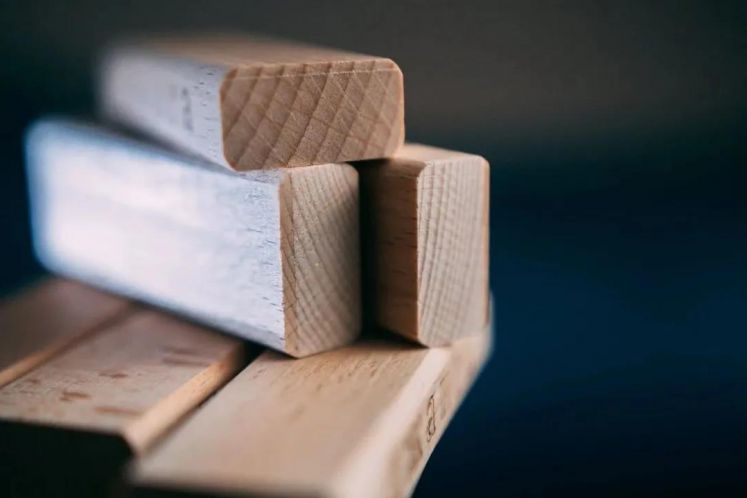 一次前所未有的沖擊背后，銀行業如何走好平衡木？