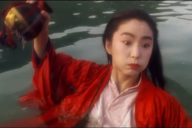 白酒，地產(chǎn)，無聲散場