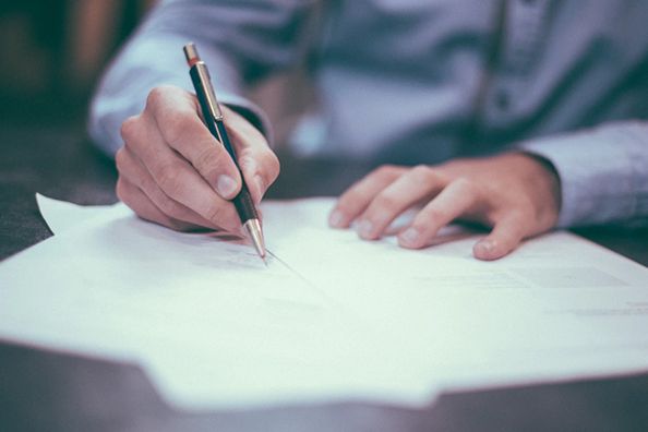 騷操作！上市公司百億黃金騙貸案！哪家信托公司在裸奔？