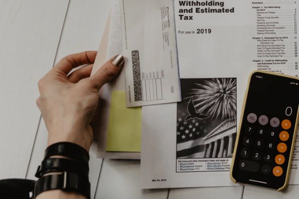 【政策解讀】守底線 優(yōu)路徑 促轉(zhuǎn)型——多份政策文件協(xié)同發(fā)力，勾勒地方債務(wù)化解和城投轉(zhuǎn)型全景