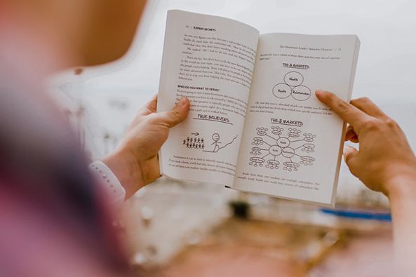 ST新華錦：22家公司“抱團”重整，4億資金占用與退市倒計時的雙重考驗