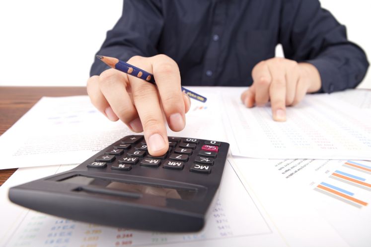 “央企開發商”業績下滑，評級展望被調整至負面